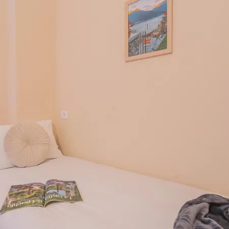 Simar Nearby S G Train Station By Rent