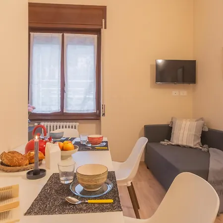 Simar Nearby S G Train Station By Rent *