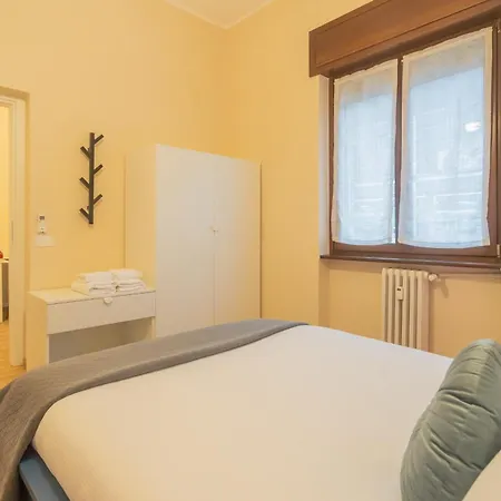 Апартаменты Simar Nearby Sg Train Station