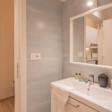 Simar Nearby S G Train Station By Rent Apartment Como
