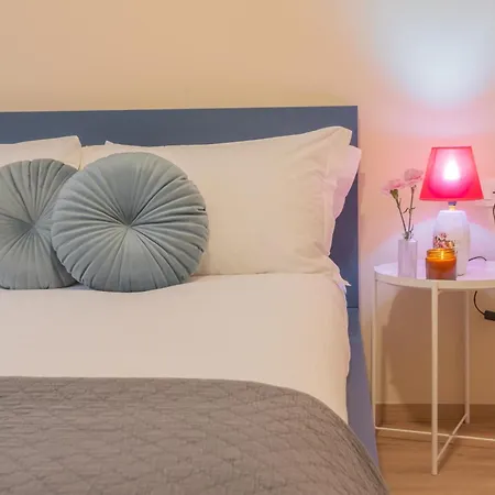 Simar Nearby S G Train Station By Rent * Como