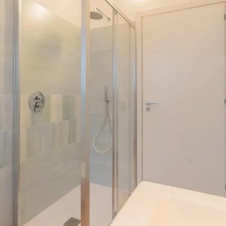 Apartment Simar Nearby Sg Train Station By Rent *