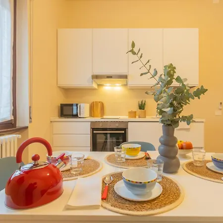 公寓 Simar Nearby S G Train Station By Rent