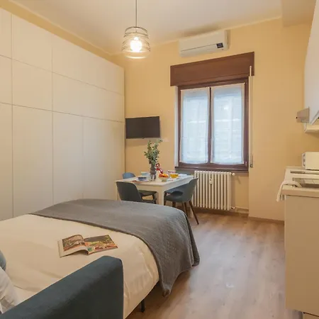 Simar Nearby S G Train Station By Rent