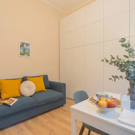 Simar Nearby S G Train Station By Rent Como