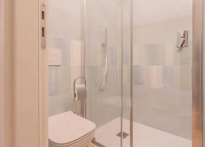 Simar Nearby S G Train Station By Rent Apartment Como