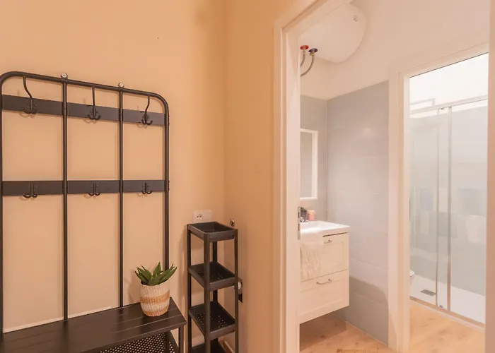 Апартаменты Simar Nearby Sg Train Station *