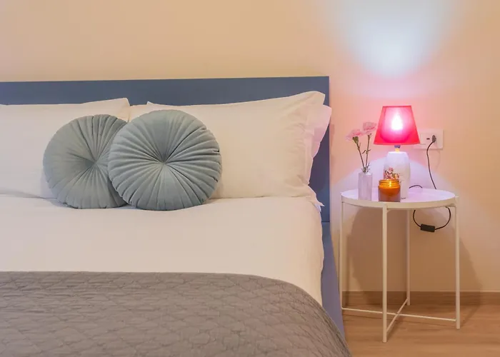 Simar Nearby S G Train Station By Rent * Como