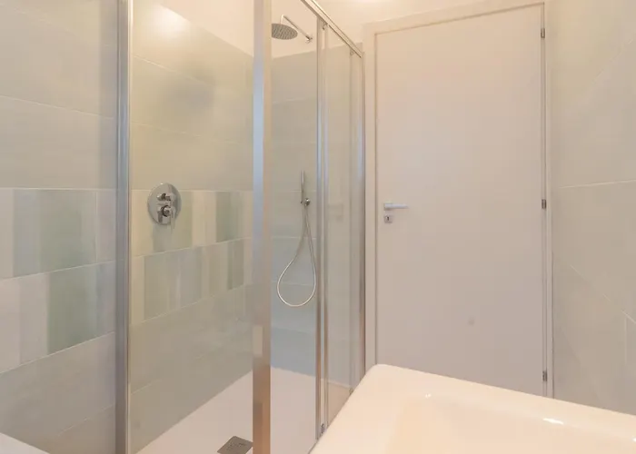 Апартаменты Simar Nearby Sg Train Station *