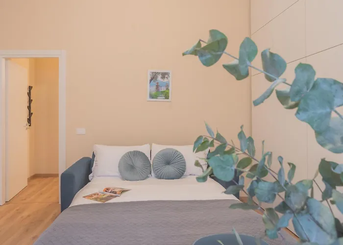 Simar Nearby S G Train Station By Rent * Como