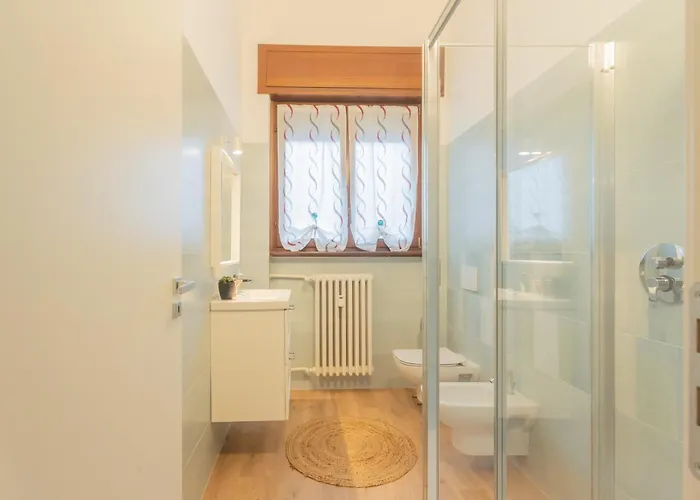 Simar Nearby S G Train Station By Rent Como